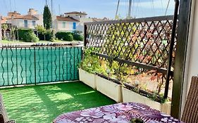 Appartement rue de l'amarrage à PORT GRIMAUD avec Terrasse vue canaux et garage