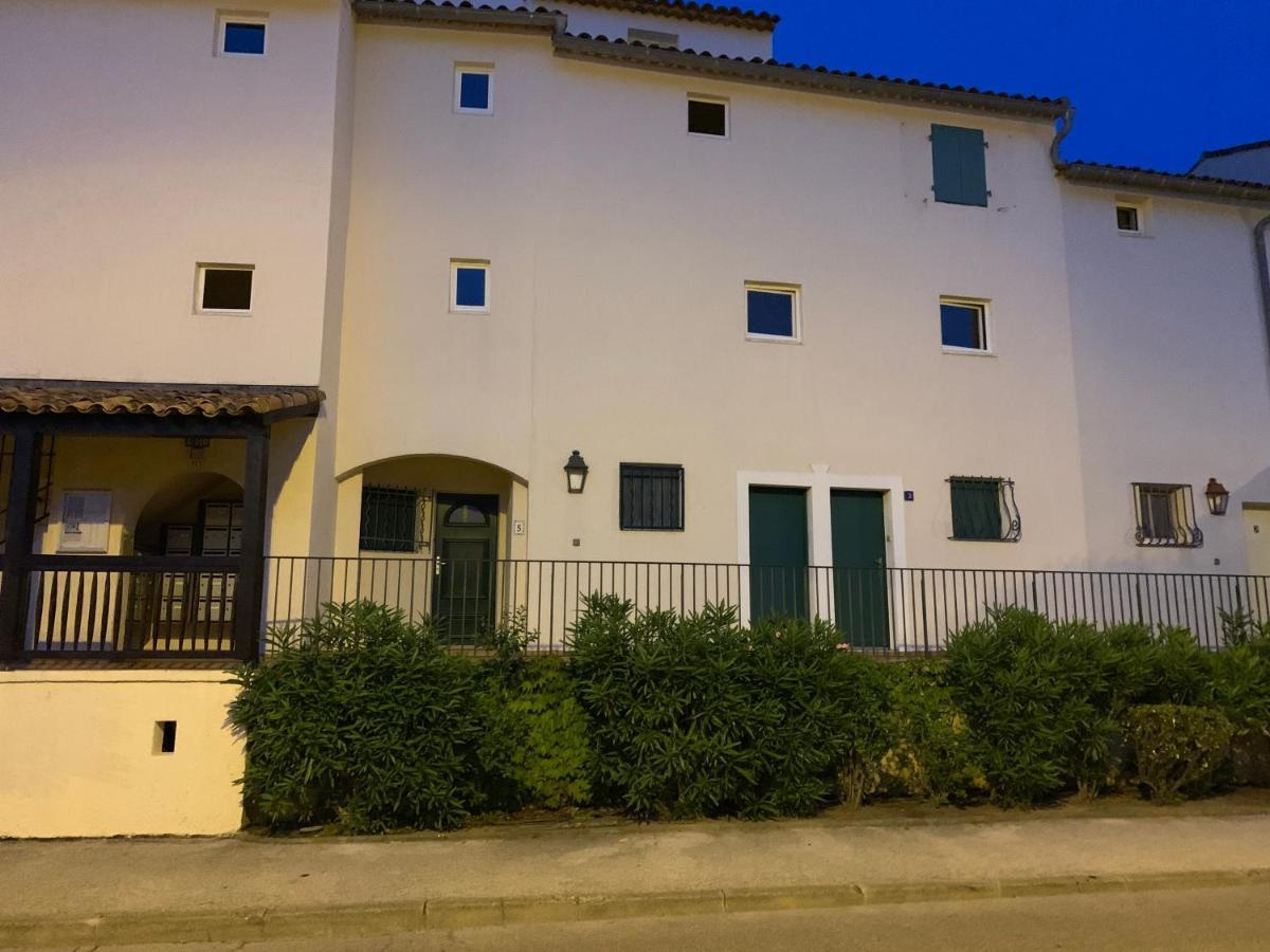 Appartement rue de l'amarrage à PORT GRIMAUD avec Terrasse vue canaux et garage Extérieur photo