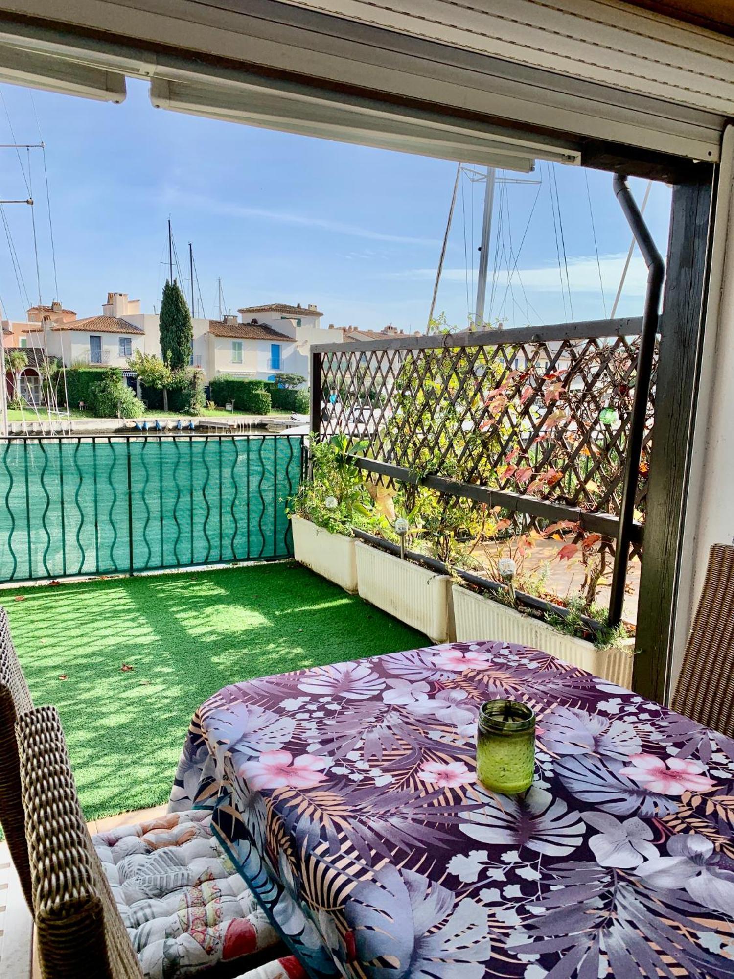 Appartement rue de l'amarrage à PORT GRIMAUD avec Terrasse vue canaux et garage Extérieur photo